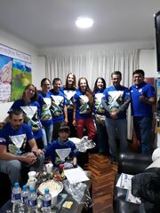 Grupo durante o briefing na agência