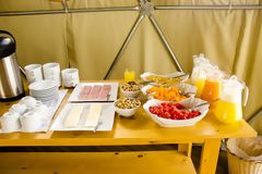 Café da manhã na cúpula geodésica