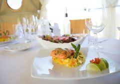 Refeição na cúpula geodésica