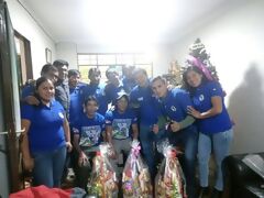 Nossa equipe celebrando o Natal